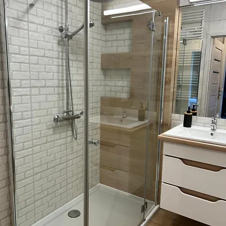 Rataje Park Ii - Cost Free Parking - 24h Check In 아파트